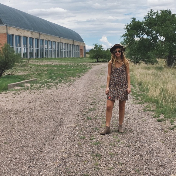 Floral Mini Dress - Picture 3 of 6